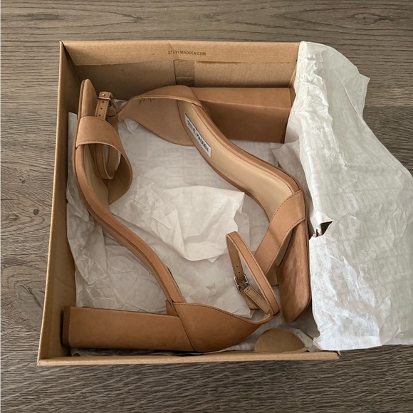 Steve Madden Tiaa Ankle Strap Block Heel Sandals - Size 10 - Camel Nubuck - NWB - Picture 13 of 13